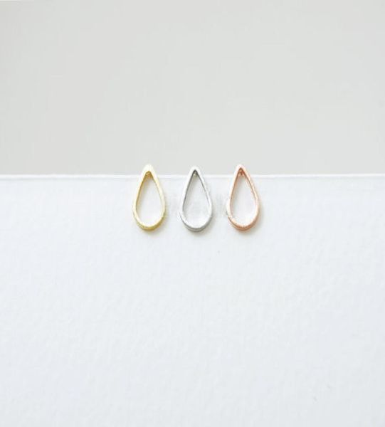 fashion of water droplets in the shape of stud earringsframe shape of water stud earrings whole 7153730, Golden;silver
fashion of water droplets in the shape of stud earringsframe shape of water stud earrings whole 7153730, Golden;silver