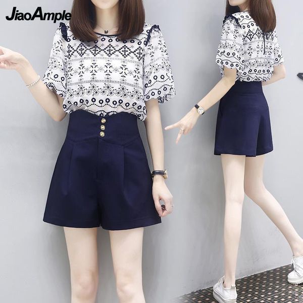 sweaters 2022 summer women vintage ethnic print shirt korean lady graceful two piece shorts set oneck puff sleeve blue pants outfit, White;black
sweaters 2022 summer women vintage ethnic print shirt korean lady graceful two piece shorts set oneck puff sleeve blue pants outfit, White;black