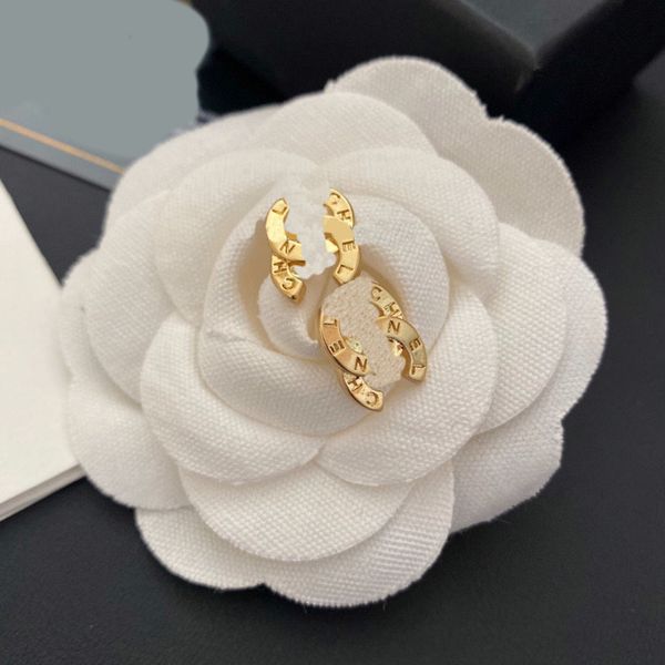 18k gold plated designer earring designers letter ear stud women fashion retro engrave earrings for wedding party gift jewelry accessories, Golden;silver
18k gold plated designer earring designers letter ear stud women fashion retro engrave earrings for wedding party gift jewelry accessories, Golden;silver