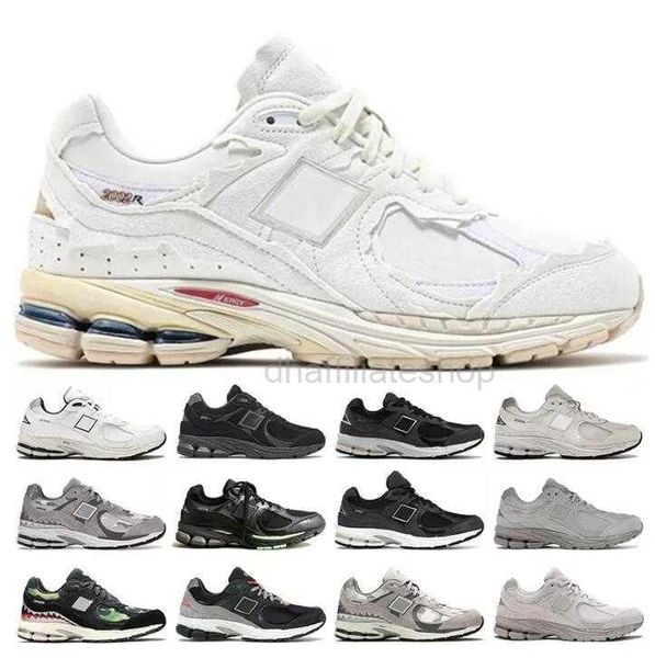2002r b2002r athletic mens women luxury casual shoes triple s black white protection pack pink rain cloud phantom sea salt sail designer bow
2002r b2002r athletic mens women luxury casual shoes triple s black white protection pack pink rain cloud phantom sea salt sail designer bow