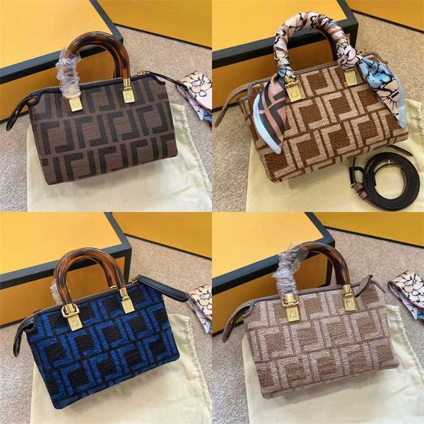 lady evening bags new handbags shoulder bag women mini designer handbag classic letter pattern womens fashion cross body with silk scarf
lady evening bags new handbags shoulder bag women mini designer handbag classic letter pattern womens fashion cross body with silk scarf