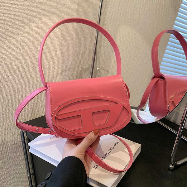design underarm dingdang 2023 new ins solid color small square bag trend versatile one shoulder handbag
design underarm dingdang 2023 new ins solid color small square bag trend versatile one shoulder handbag