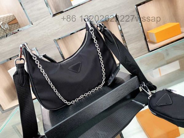 2023 luxurious fashion re-edition 2005 nylon woman luxurys men designers bags lady womens mens crossbody tote hobo shoulder purses handbags
2023 luxurious fashion re-edition 2005 nylon woman luxurys men designers bags lady womens mens crossbody tote hobo shoulder purses handbags