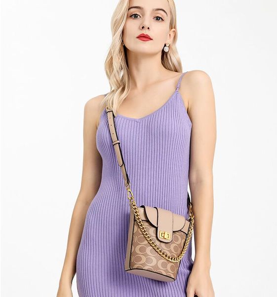 1452g designer shoulder bag retro female trendy handbag luxury big fashion high capacity shopper shopping tote
1452g designer shoulder bag retro female trendy handbag luxury big fashion high capacity shopper shopping tote