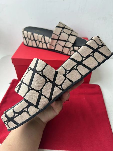 designer shoe slipper sandal man women slippers pillow mules luxury brand real leather flip flop flats slide casual shoes sneakers boots by, Black
designer shoe slipper sandal man women slippers pillow mules luxury brand real leather flip flop flats slide casual shoes sneakers boots by, Black