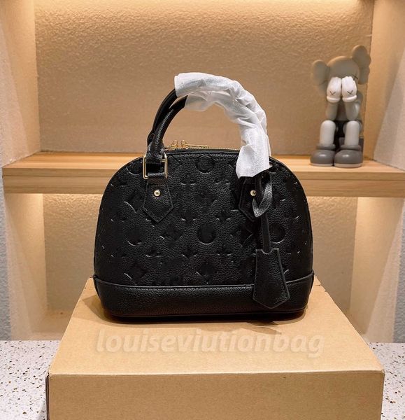 luxury lady shell bags fashion casual canvas alma bb luggage tags small lock classical shoulder cflower handbag of high quality
luxury lady shell bags fashion casual canvas alma bb luggage tags small lock classical shoulder cflower handbag of high quality