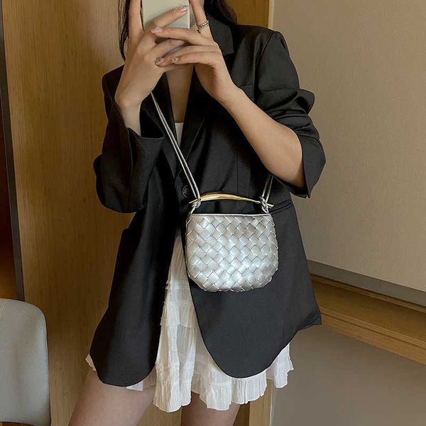 fashionable spliced woven handheld bag for women's simple casual small square bag 2023 versatile and popular crossbody bag2
fashionable spliced woven handheld bag for women's simple casual small square bag 2023 versatile and popular crossbody bag2