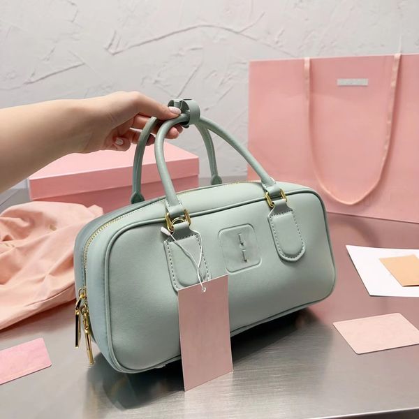 luxury designer bag lightweight cute makeup bag travel bag vintage classic large capacity handbag
luxury designer bag lightweight cute makeup bag travel bag vintage classic large capacity handbag