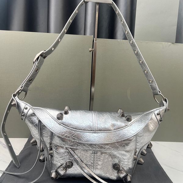 designer motorcycle le cagole bag luxury mens women arena lambskin beltpack waist bags silver rivet 20 handbags vintage crossbody clutch che
designer motorcycle le cagole bag luxury mens women arena lambskin beltpack waist bags silver rivet 20 handbags vintage crossbody clutch che