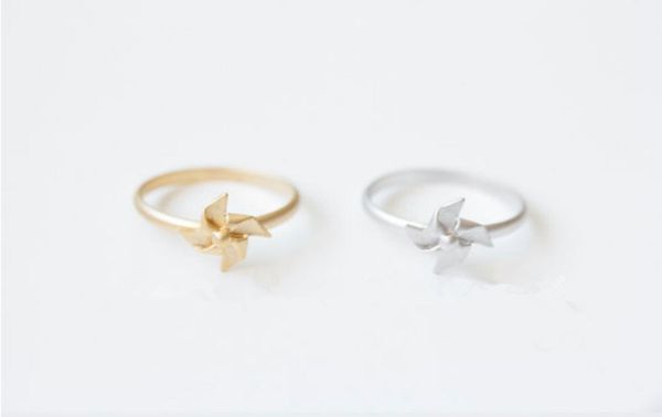 new unique fashion jewelry goldplated silver plating rose gold pinwheel loop gift selling products for students2057229, Golden;silver
new unique fashion jewelry goldplated silver plating rose gold pinwheel loop gift selling products for students2057229, Golden;silver