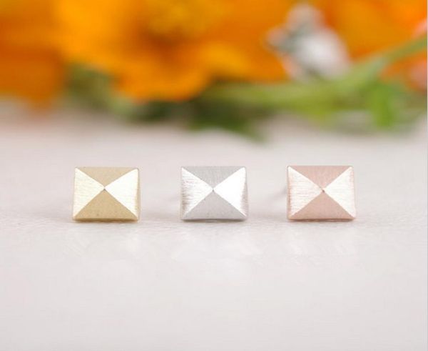 10 pcslots of fashion and personality selling products ed006 pyramid stud earrings whole package mail women festival4848235, Golden;silver
10 pcslots of fashion and personality selling products ed006 pyramid stud earrings whole package mail women festival4848235, Golden;silver