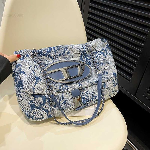 2023 new high capacity tote bag premium lingdang underarm bag chain strap shoulder bag women's casual wandering bag
2023 new high capacity tote bag premium lingdang underarm bag chain strap shoulder bag women's casual wandering bag