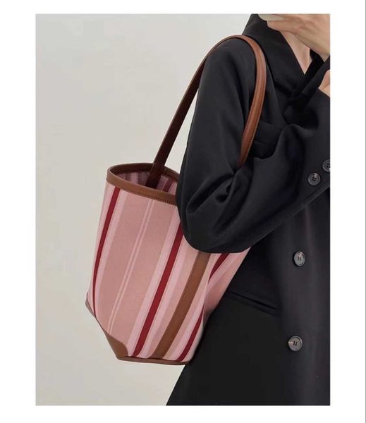 new high capacity bucket shoulder bag for women spring/summer canvas commuter fashion simple and versatile underarm tote
new high capacity bucket shoulder bag for women spring/summer canvas commuter fashion simple and versatile underarm tote