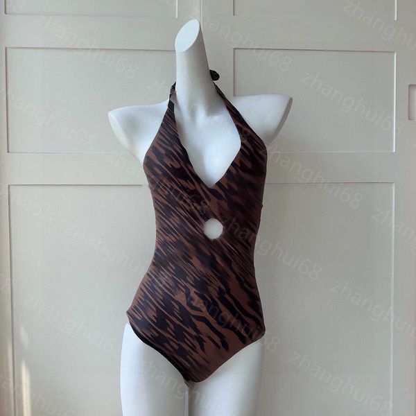 23ss bikini swimwear womens swimwear womens bikini designer bathing suit double f letter printed metal loop halter one-piece women clothes a, White;black
23ss bikini swimwear womens swimwear womens bikini designer bathing suit double f letter printed metal loop halter one-piece women clothes a, White;black