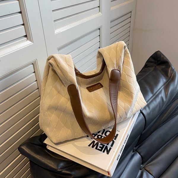 this year's popular niche design bag women's bag autumn trend diagonal span bag casual one-shoulder tote bag
this year's popular niche design bag women's bag autumn trend diagonal span bag casual one-shoulder tote bag
