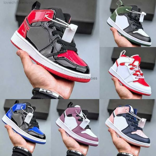 2022 new kids designer 1 basketball shoes sneakers boys girls banned 1s athletic outdoor game royal obsidian chicago red bred melody mid mul, Black
2022 new kids designer 1 basketball shoes sneakers boys girls banned 1s athletic outdoor game royal obsidian chicago red bred melody mid mul, Black