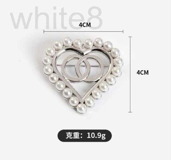 pins, brooches designer 20style brand designer c double letter women men couples heart luxury rhinestone crystal pearl brooch laple pin meta, Gray
pins, brooches designer 20style brand designer c double letter women men couples heart luxury rhinestone crystal pearl brooch laple pin meta, Gray