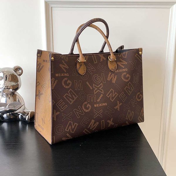 double-sided jungle tote bag new women's handbag classic old flower large capacity shopping bag
double-sided jungle tote bag new women's handbag classic old flower large capacity shopping bag