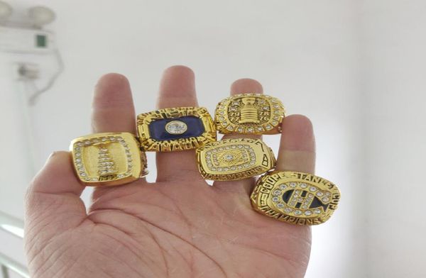 2019 wholesale 5pcs 1976 1978 1979 1986 1993 montreal canadiens cup honkey championship ring set men fan souvenir gift3799725, Golden;silver
2019 wholesale 5pcs 1976 1978 1979 1986 1993 montreal canadiens cup honkey championship ring set men fan souvenir gift3799725, Golden;silver