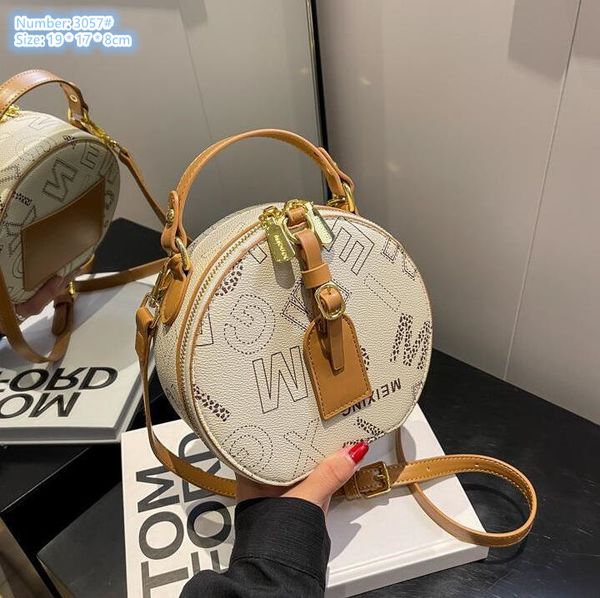 Factory wholesale ladies shoulder bags 3 colors cute round printed handbag styling contrast leather fashion mobile phone coin purse plug-in belt handbags, Coffee-3057#
Factory wholesale ladies shoulder bags 3 colors cute round printed handbag styling contrast leather fashion mobile phone coin purse plug-in belt handbags, Coffee-3057#