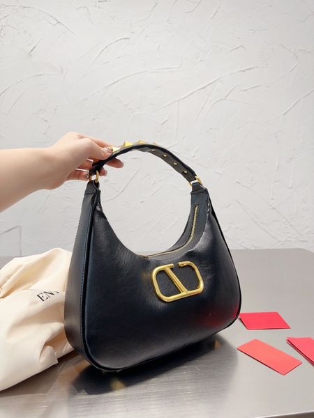 designer women shoulder bag chain crescent half moon mini handbags quilted hobo underarm bags purse genuine leather
designer women shoulder bag chain crescent half moon mini handbags quilted hobo underarm bags purse genuine leather