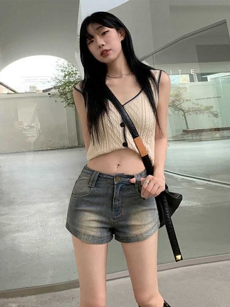 women's shorts denim shorts for women versatile summer blue casual and fashionable worn out slimming waist washed three point shorts, White;black
women's shorts denim shorts for women versatile summer blue casual and fashionable worn out slimming waist washed three point shorts, White;black