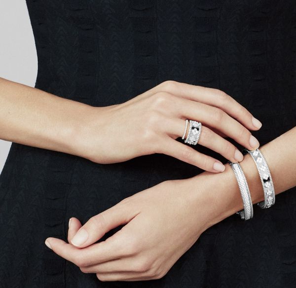 high end solild silver tennis fashion bangle classic leaf clover-cleef charm bracelets kaleidoscope bracelet gold for women valentine's, Black
high end solild silver tennis fashion bangle classic leaf clover-cleef charm bracelets kaleidoscope bracelet gold for women valentine's, Black