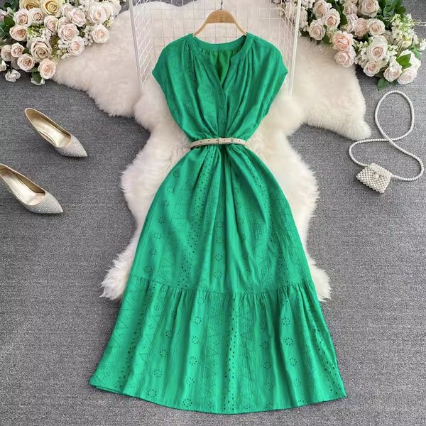 summer gentle style retro temperament v-neck waist slim cut out embroidered a-line dress elegant large swing long dress, Black;gray
summer gentle style retro temperament v-neck waist slim cut out embroidered a-line dress elegant large swing long dress, Black;gray