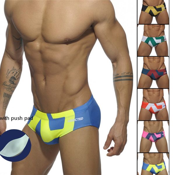 men's swimwear low waist swimming shorts with push pad selling quickdrying beach spa in europe and america 230707
men's swimwear low waist swimming shorts with push pad selling quickdrying beach spa in europe and america 230707