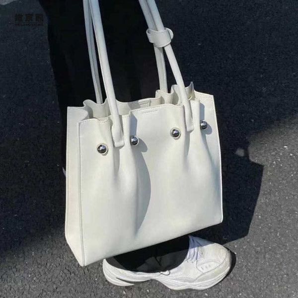 french texture large-capacity tote bag new fashion light milk white fashion versatile one-shoulder large-capacity tote bag
french texture large-capacity tote bag new fashion light milk white fashion versatile one-shoulder large-capacity tote bag