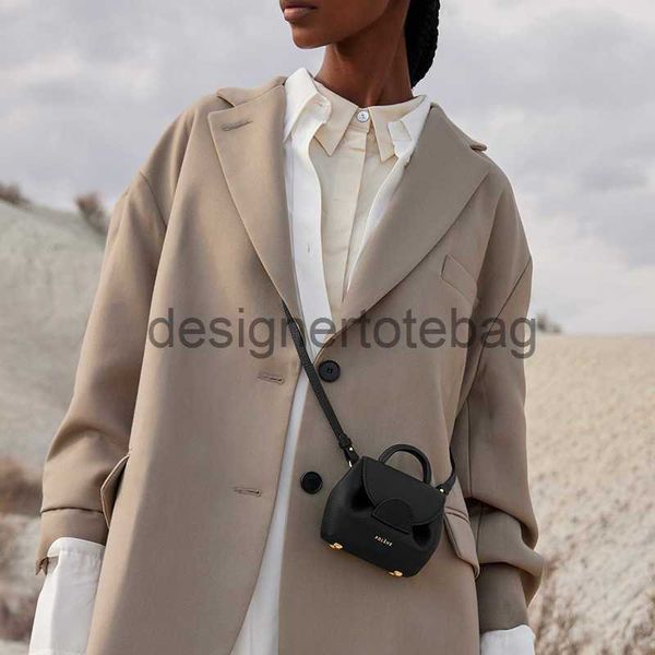 cosmetic bags cases evening bags the new french niche polene new summer women's small square bag shoulder messenger portable mini
cosmetic bags cases evening bags the new french niche polene new summer women's small square bag shoulder messenger portable mini