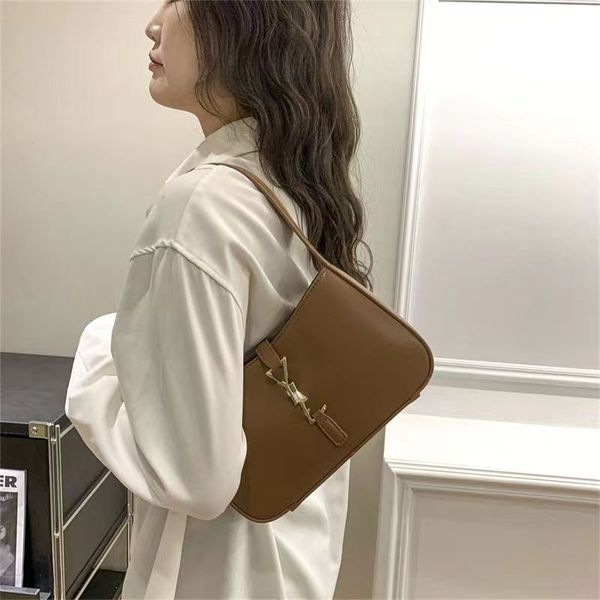luxury handbag bag underarm bag ou11 women's men's handbag crossbody bag shoulder bag leather hobo hobo bag designer bag
luxury handbag bag underarm bag ou11 women's men's handbag crossbody bag shoulder bag leather hobo hobo bag designer bag