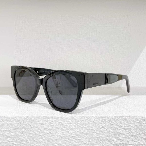 designer pd sunglasses for men and women outdoor travel beach same style personality versatile fashion trend high quality, White;black
designer pd sunglasses for men and women outdoor travel beach same style personality versatile fashion trend high quality, White;black
