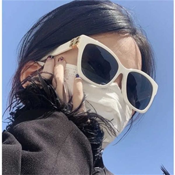 Fashion top BB sunglasses letter b Paris brand B sunglasses double B powder blusher net red BB0104 with original box
Fashion top BB sunglasses letter b Paris brand B sunglasses double B powder blusher net red BB0104 with original box