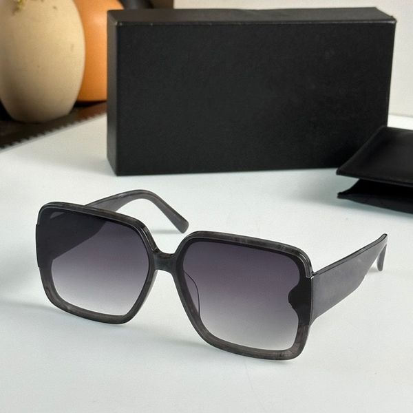 2023 women men sunglasses black width plank full frame light purple gradient color square glasses available with box, White;black
2023 women men sunglasses black width plank full frame light purple gradient color square glasses available with box, White;black