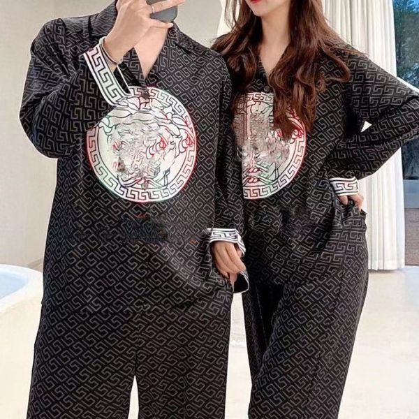 modal ice silk short-sleeved trousers ob06 pajamas women's summer 2023 new women's home wear set
modal ice silk short-sleeved trousers ob06 pajamas women's summer 2023 new women's home wear set