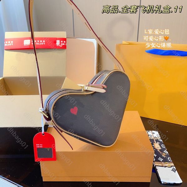 designers bags shoulder bag luxury crossbody bag 22cm genuine leather handbag delicate knockoff heart-shaped bag with box
designers bags shoulder bag luxury crossbody bag 22cm genuine leather handbag delicate knockoff heart-shaped bag with box