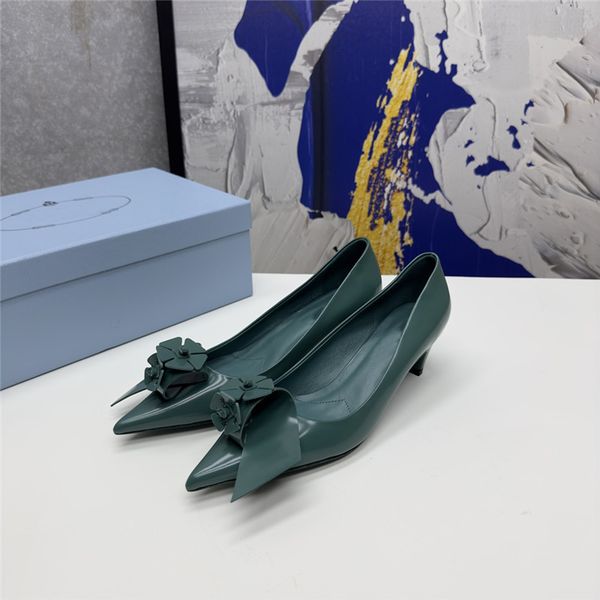 designer luxury women's low heel pointy toe leather pumps slide sandals shoes with box, Black
designer luxury women's low heel pointy toe leather pumps slide sandals shoes with box, Black
