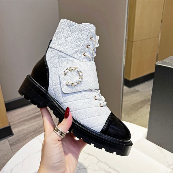 fashionable flat boots 2023 channel luxury besign men women wool warm leather letters snow socks boots 010-01, Black
fashionable flat boots 2023 channel luxury besign men women wool warm leather letters snow socks boots 010-01, Black