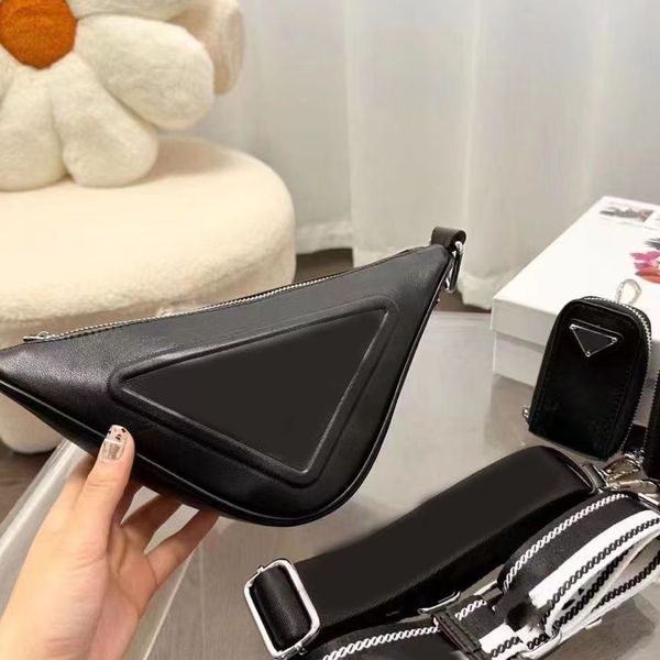 Trendy triangular bagFashionable underarm bagShoulder bagCasual Internet celebrity mother-in-law bagMessenger bagMiddle-age chest bag for men and women
Trendy triangular bagFashionable underarm bagShoulder bagCasual Internet celebrity mother-in-law bagMessenger bagMiddle-age chest bag for men and women