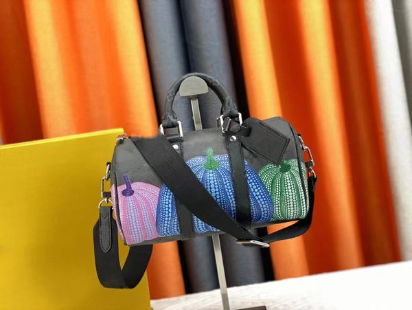 2023 new men and women handbags shoulder bag leather luxury designer classic fashion casual formal inner partition travel bag size 25cm
2023 new men and women handbags shoulder bag leather luxury designer classic fashion casual formal inner partition travel bag size 25cm