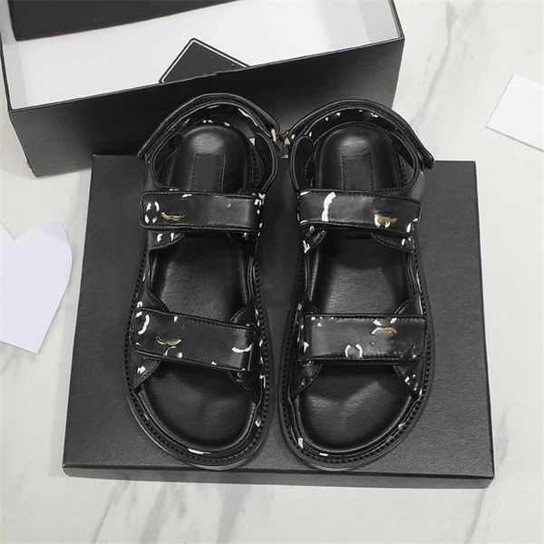 fashion women's sandals 2023 channel luxury brand letter logo summer women's high heels men's casual student flats 014-013, Black
fashion women's sandals 2023 channel luxury brand letter logo summer women's high heels men's casual student flats 014-013, Black