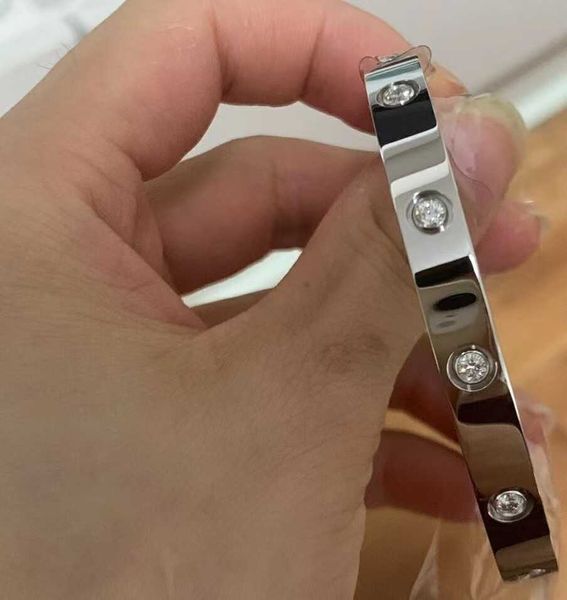 selling funds 18k rose gold couple bracelet full sky star colorful classic screw yellow white narrow wide diamond nfyx, Black
selling funds 18k rose gold couple bracelet full sky star colorful classic screw yellow white narrow wide diamond nfyx, Black