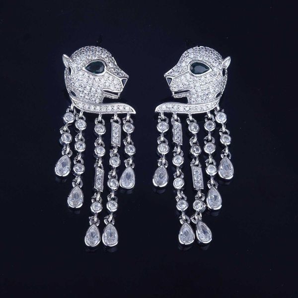 designer carti's same full-size leopard earrings heavy engineering design temperament senior sense head tassel long, Golden;silver
designer carti's same full-size leopard earrings heavy engineering design temperament senior sense head tassel long, Golden;silver