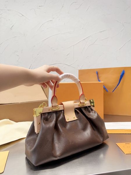 luxury designers handbag tote shoulder bags crossbody hobo shopping bag genuine leather cloud handle shopper purse wallet pouch letters flow
luxury designers handbag tote shoulder bags crossbody hobo shopping bag genuine leather cloud handle shopper purse wallet pouch letters flow