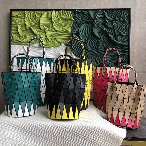 classic mesh design bag shopping handbag bucket bag pu stereoscopic color splice womens shoulder bag fashion casual beach bags
classic mesh design bag shopping handbag bucket bag pu stereoscopic color splice womens shoulder bag fashion casual beach bags
