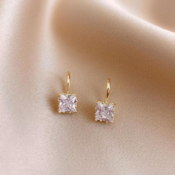 black and white diamond inlaid irregular polyhedral earrings, exquisite and compact, square zirconia versatile earrings for women, Golden;silver
black and white diamond inlaid irregular polyhedral earrings, exquisite and compact, square zirconia versatile earrings for women, Golden;silver