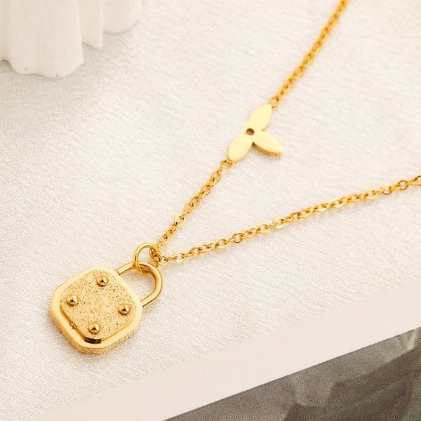 luxury clover designer jewelry love necklace women rope chain heart pendant necklaces snake stainless steel jewelry for man 18k gold plated, Silver
luxury clover designer jewelry love necklace women rope chain heart pendant necklaces snake stainless steel jewelry for man 18k gold plated, Silver