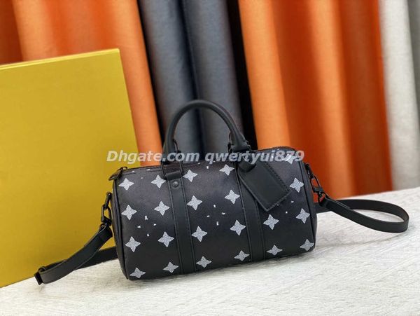 shoulder bags yk bandouliere keepall 25 travel bag hand-painted dots monograms flowers mini leather luxurys cross-body city m21938 designer
shoulder bags yk bandouliere keepall 25 travel bag hand-painted dots monograms flowers mini leather luxurys cross-body city m21938 designer