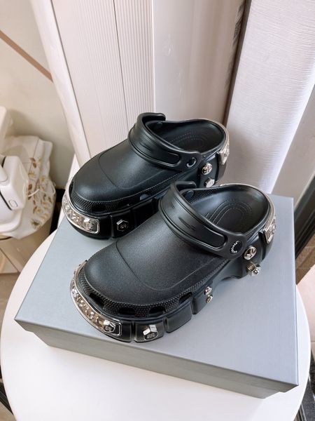 women men slippers fashion triple s flip flops hardcroc beach pool slides sandals sports punk style rubber rivet slide casual foam shoes wat, Black 
women men slippers fashion triple s flip flops hardcroc beach pool slides sandals sports punk style rubber rivet slide casual foam shoes wat, Black